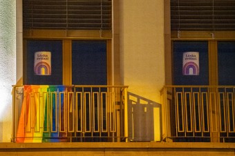 Ministerka Dubovcová vyvesila dúhovú vlajku i LGBT plagáty do každého okna