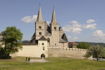 Riešiť treba polarizáciu, ekonomiku, reštrukturalizáciu farností. A byť prorokom