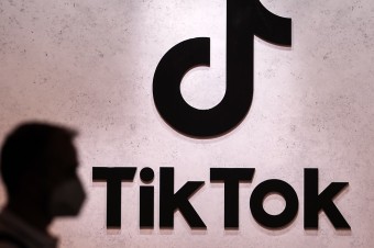 Ruského mnícha poslal súd do väzenia za protivojnové videá na TikToku