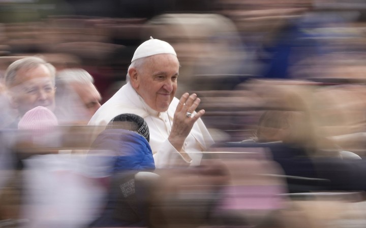 Pápež je znepokojený požiarmi v Stredomorí. Vyzýva začať sa starať o planétu Zem