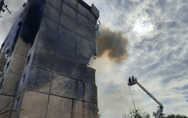 Pri ruskom raketovom útoku na Kryvyj Rih zahynuli najmenej štyria ľudia