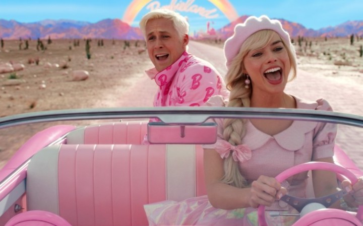 Film Barbie zarobil ako prvý film režírovaný len ženou už vyše miliardy dolárov