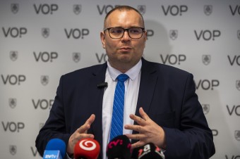 Ombudsman Dobrovodský nameral v cele teplotu 30,9 stupňa Celzia, žiada nápravu