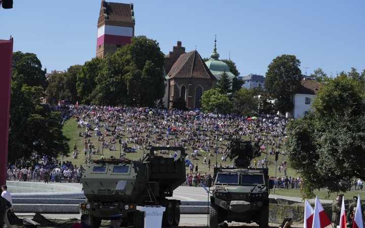 Vo Varšave sa na výročie „Zázraku na Visle“ konala vojenská prehliadka