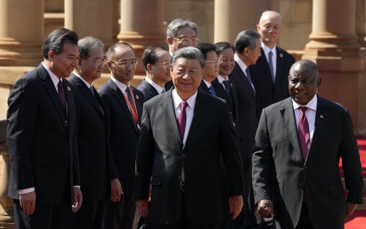 Na samite BRICS sa bude diskutovať aj o ukončení obchodovania v dolároch