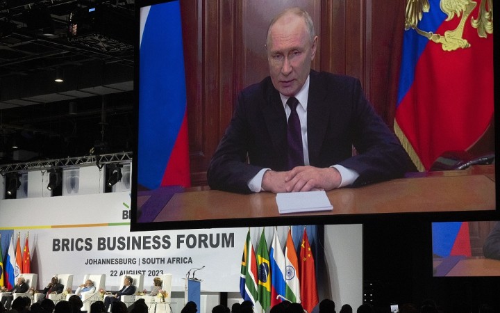 Putin vo vopred nahratom prejave na samite BRICS útočil na Západ