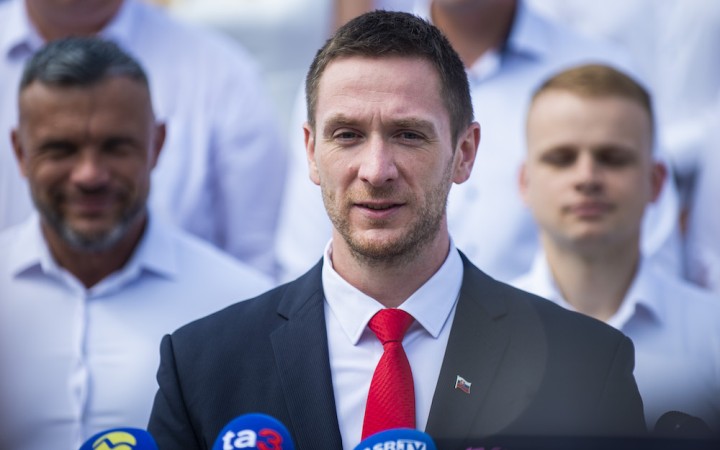 Milan Uhrík pôsobil v mládežníckej organizácii SDKÚ Nová Generácia