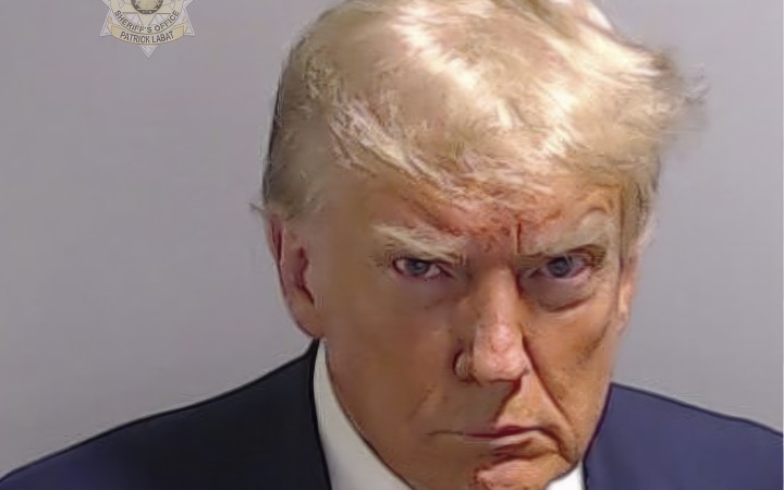 Trump sa vydal úradom v Georgii, kde čelí obvineniam z volebných podvodov