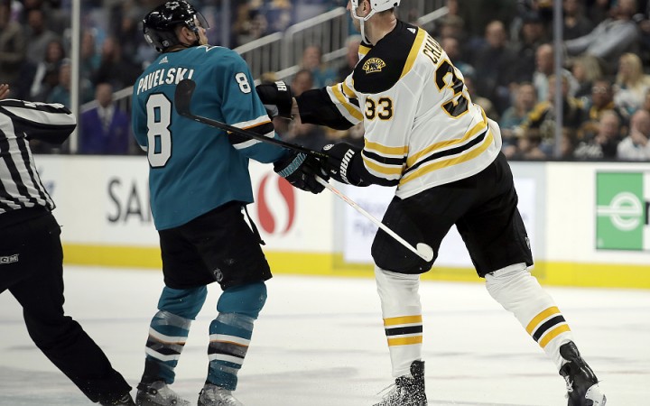 Chára prispel gólom k víťazstvu Bostonu v San Jose