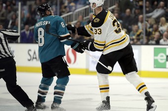 Chára prispel gólom k víťazstvu Bostonu v San Jose