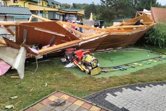 Na kúpalisku v Podhájskej bol downburst, nie tornádo, tvrdia meteorológovia