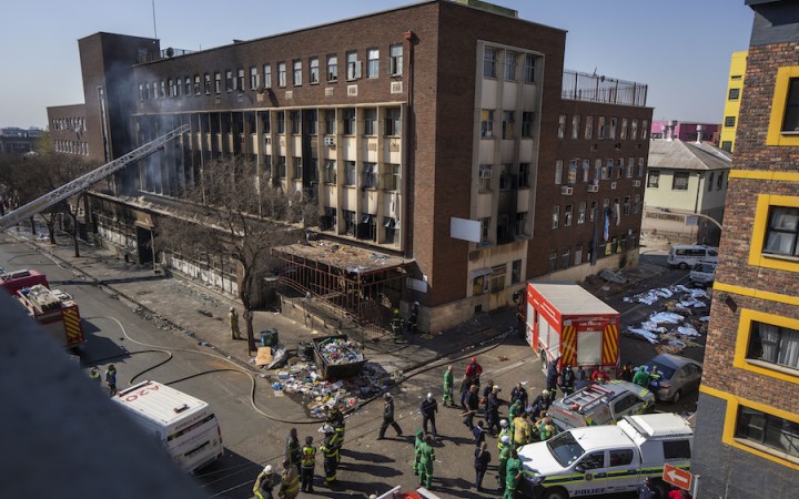 Nočný požiar v juhoafrickom Johannesburgu zabil viac než 70 ľudí