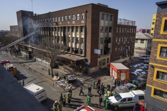 Nočný požiar v juhoafrickom Johannesburgu zabil viac než 70 ľudí
