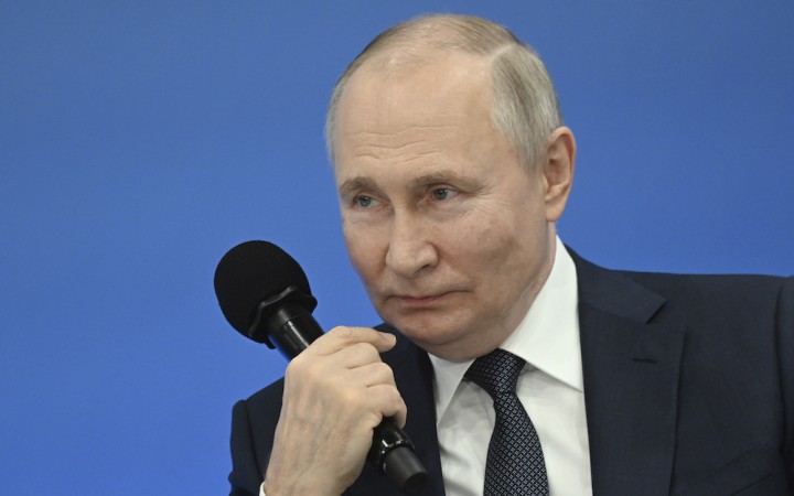 Rusko je úplne neporaziteľné, odkázal ruský prezident školákom