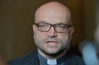 Český teológ dostal výpoveď, Graubner to obhajuje, Halík hovorí o normalizácii