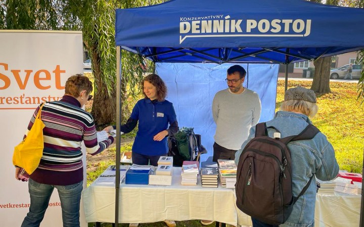 Denník Postoj má na národnej púti v Šaštíne stánok. Zastavte sa po knižku