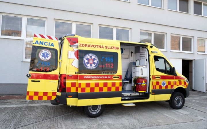 Záchranári sa dištancujú od kolegu, ktorý je podozrivý zo znásilnenia študentky