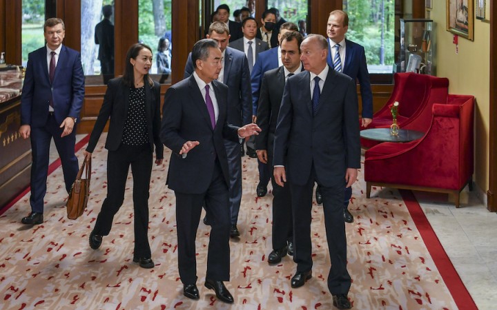 Putin prijme v Petrohrade šéfa čínskej diplomacie