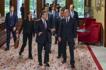 Putin prijme v Petrohrade šéfa čínskej diplomacie