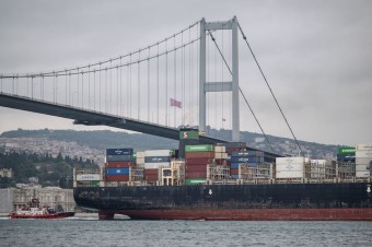 Druhá loď s ukrajinským obilím napriek ruským hrozbám dorazila do Turecka