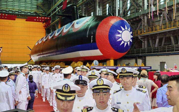 Taiwan predstavil svoju prvú vyrobenú ponorku