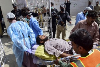 Bombové útoky zničili dve mešity v Pakistane, zahynulo najmenej 57 ľudí