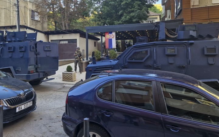 Srbsko sťahuje vojakov z kosovskej hranice