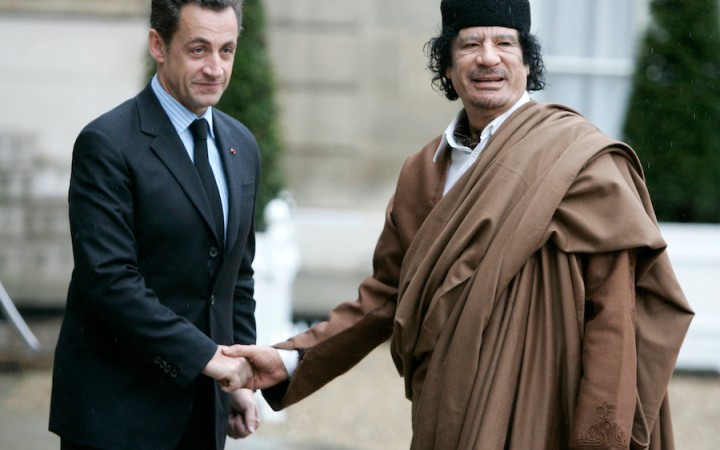 Francúzskeho exprezidenta Sarkozyho obvinili z ovplyvňovania svedkov