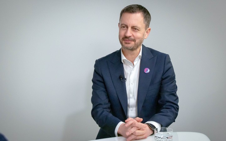 Heger chce z Demokratov budovať silnú stredopravú stranu. Prosí o finančnú pomoc