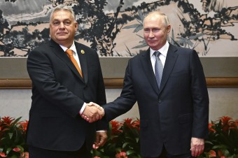 Orbán sa v Pekingu stretol s Putinom, rokovali o spolupráci v energetike