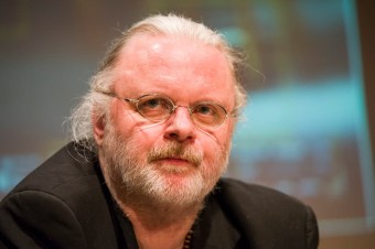 Záhada písania ho priviedla k Bohu. Dnes je katolíkom 