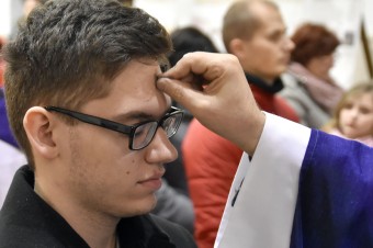 Popolcovou stredou sa začína 40-dňové pôstne obdobie