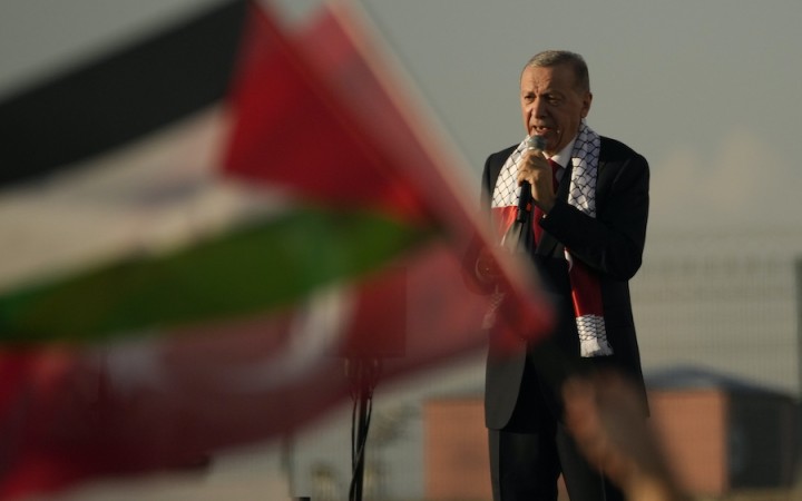 Erdogan žiada prímerie v Gaze, podľa neho sa tam páchajú zločiny proti ľudskosti