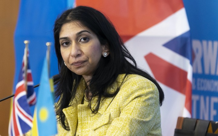 Britský premiér Sunak odvolal ministerku vnútra Bravermanovú