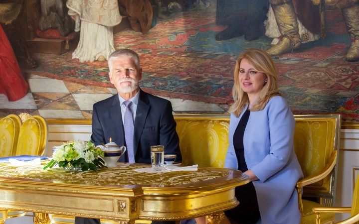 Český prezident privítal na Pražskom hrade Zuzanu Čaputovú