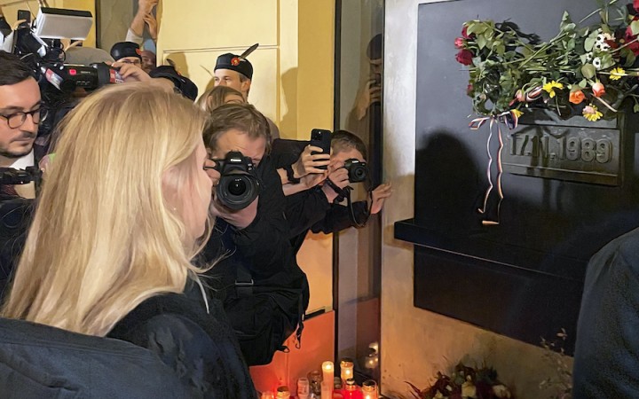 Nežná revolúcia položila základy demokracie, povedala Čaputová v Prahe