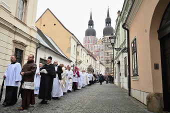 Trnavská novéna vyvrcholila slávnostnou procesiou