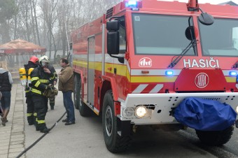 Na východe mali hasiči pre požiare trávy desiatky výjazdov