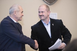 Pán Lunter, odstúpte!