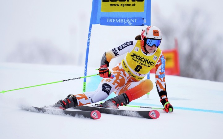 Petra Vlhová skončila piata, v druhom kole bojovala v náročných podmienkach