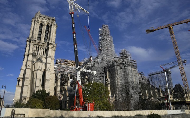 Do plánovaného znovuotvorenia Notre-Dame v Paríži zostáva už len rok