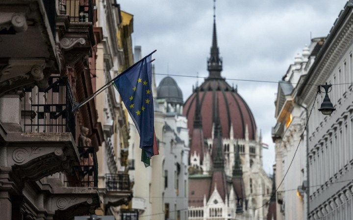 Fidesz navrhol uznesenie odmietajúce rokovania o vstupe Ukrajiny do EÚ