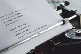 Minizáplata na dieru v našich učebniciach literatúry