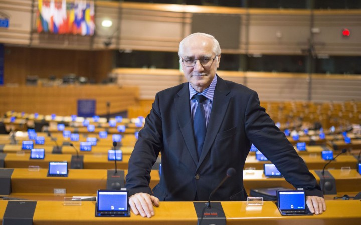 Mikolášik žiada Komisiu o zákaz zásahu do ľudského genómu