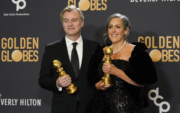 Zlatým glóbusom dominoval film Oppenheimer, odniesol si päť cien