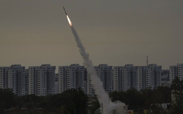 Systém Železná kupola zostrelil rakety mieriace na oblasť Tel Avivu