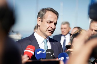 Grécko uzákoní manželstvá a adopcie párov rovnakého pohlavia
