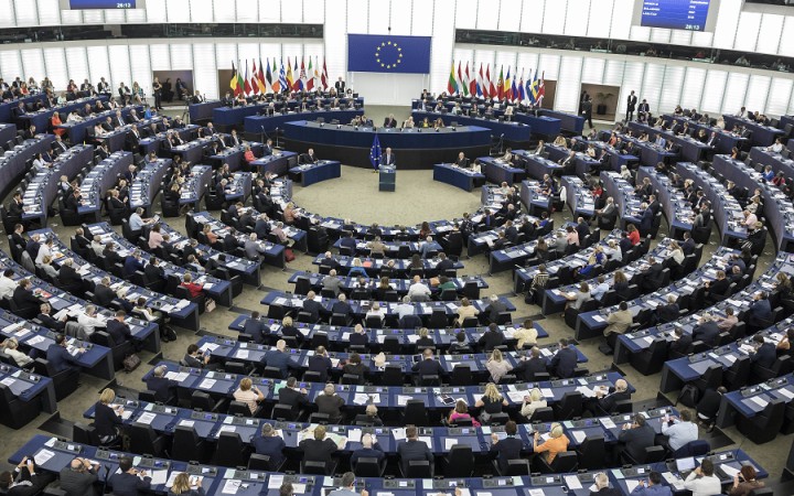 Európsky parlament schválil ukončenie striedania času