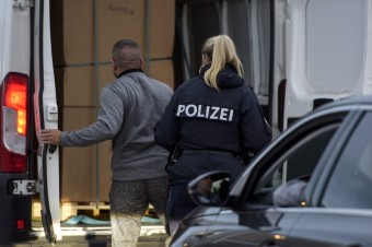Rakúska polícia zatkla muža, ktorý bol údajne v spojení so strelcom zo Zámockej