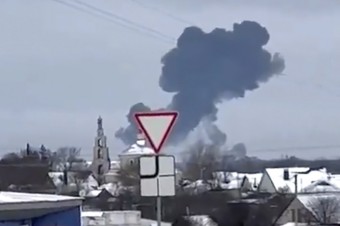 Všetci pasažieri zahynuli. Stroj prevážal 65 ukrajinských zajatcov, tvrdí Moskva